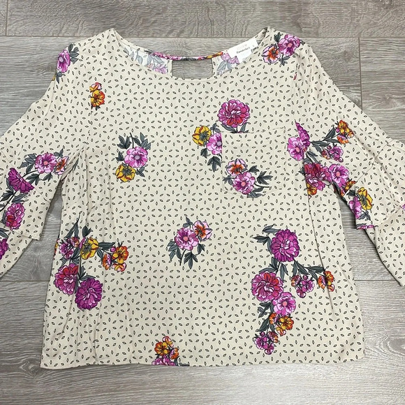 Urban Romantics Floral Tiered 3/4 Bell Sleeve Blouse L - Picture 4 of 16